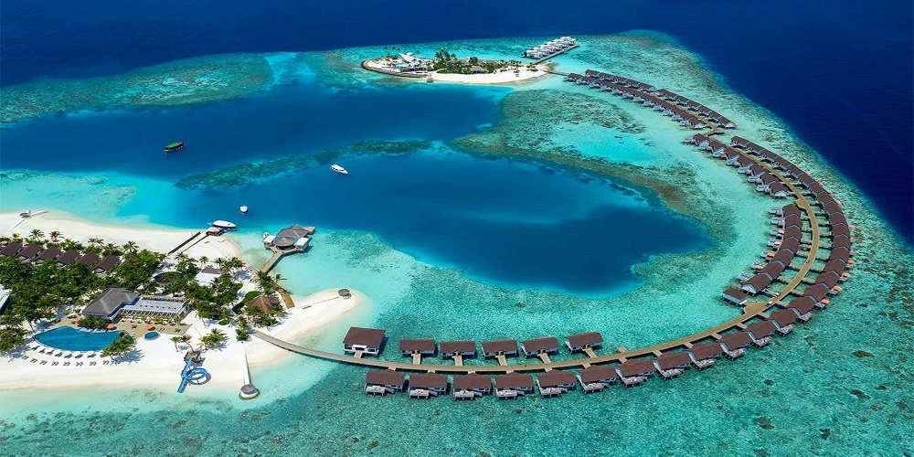 Maldives — an atoll with water villas and a turquoise lagoon
